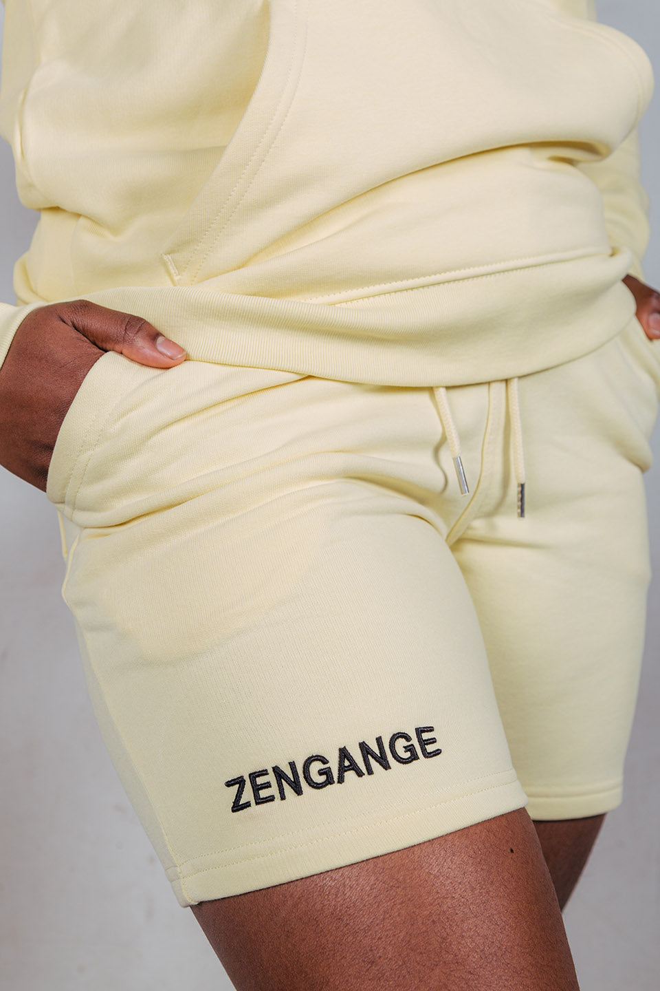 Zengange basics – soft Yellow shorts suit