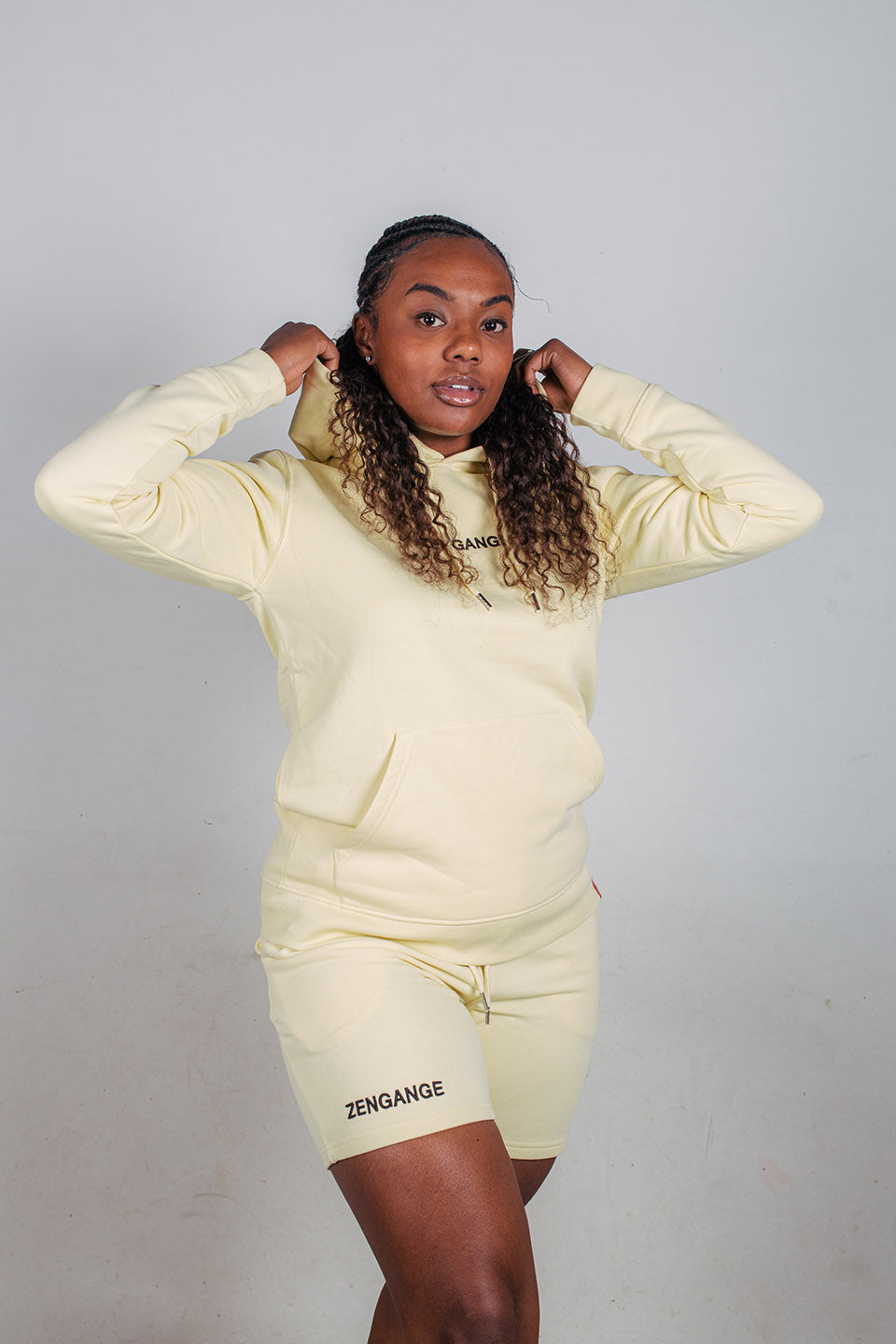 Zengange basics – soft Yellow shorts suit