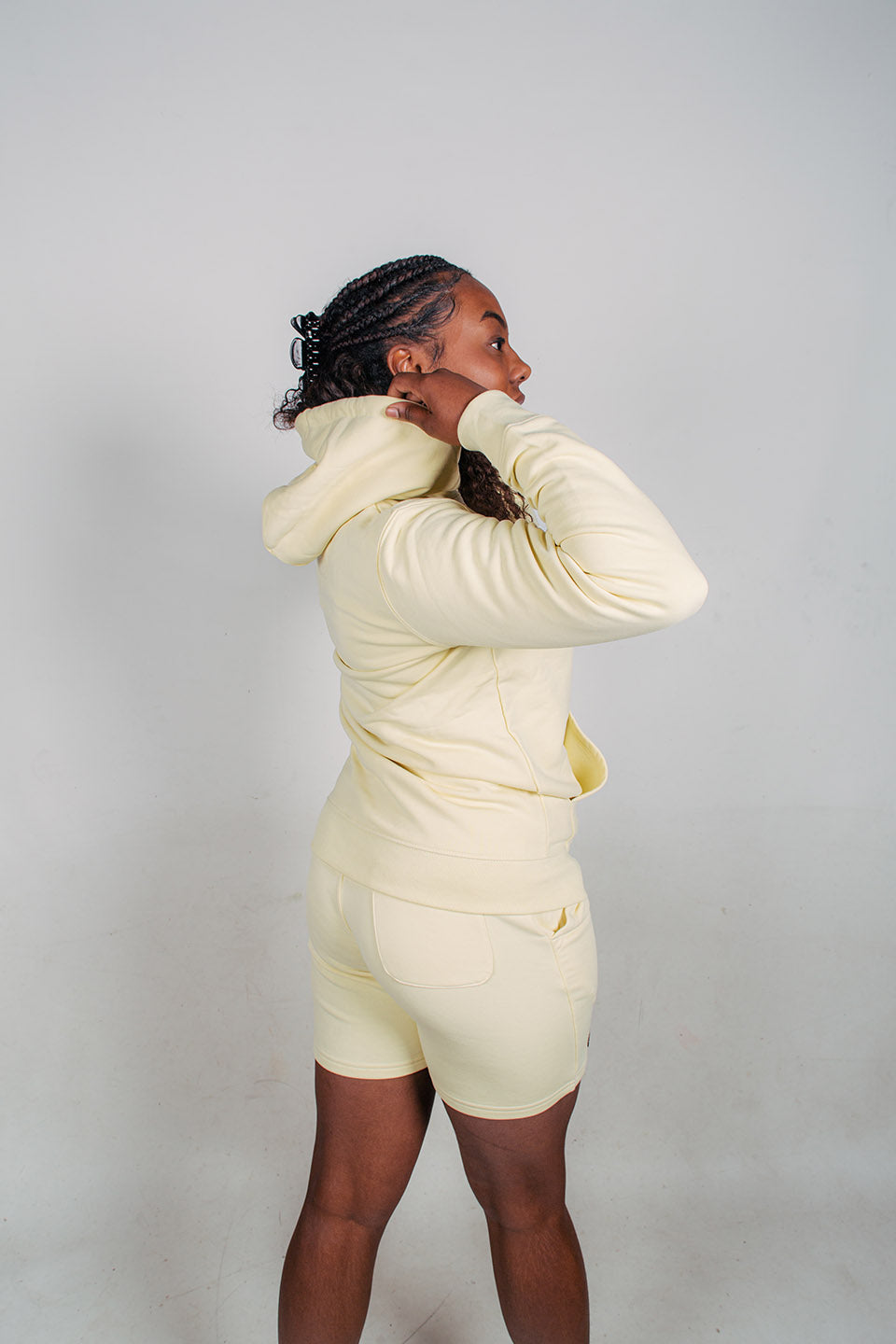 Zengange basics – soft Yellow shorts suit